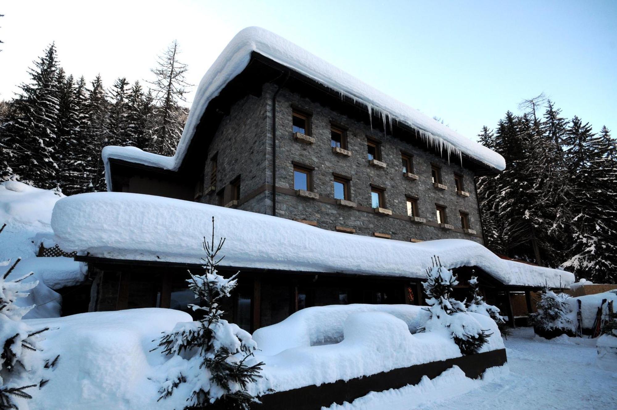 Chalet Eden Eco Hotel, Restaurant & Wellness La Thuile Exterior photo