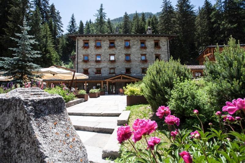Chalet Eden Eco Hotel, Restaurant & Wellness La Thuile Exterior photo